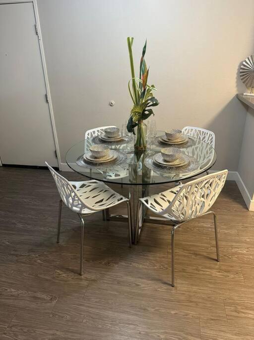Two Bedroom Hollywood Apartamento