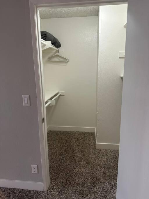 Two Bedroom Hollywood Apartamento
